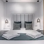 Ilheu 25 House 4*