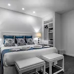 Ilheu 25 House 4* Peniche