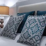 Ilheu 25 House Bed & Breakfast